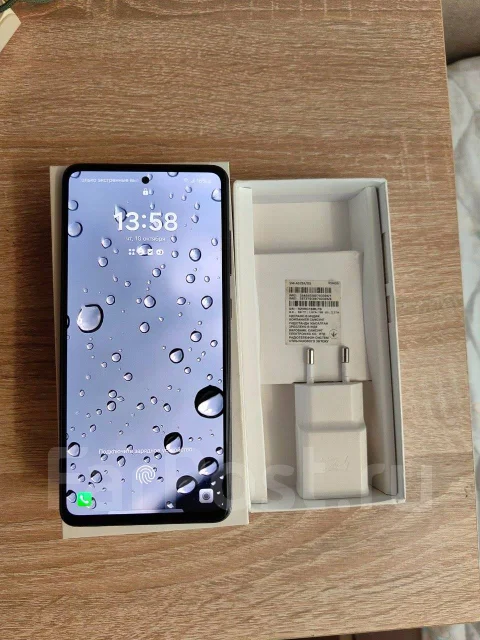 Samsung Galaxy A52. �/�, 256 ��, ������, 4G LTE, 5G, Dual-SIM, ����������, NFC ����