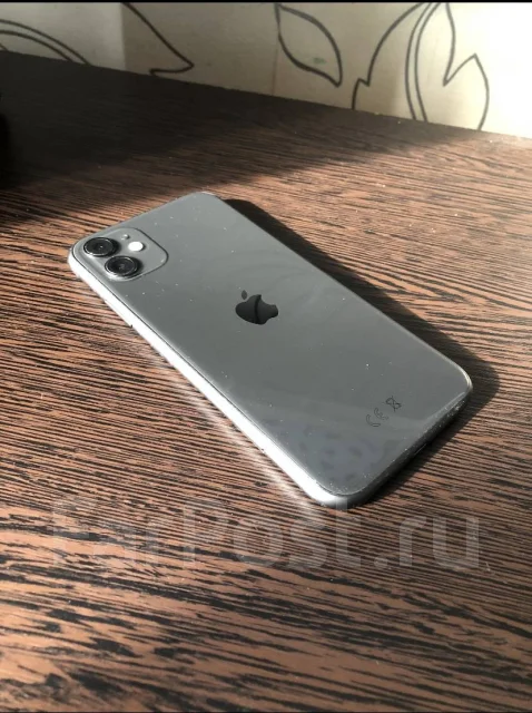 Apple iPhone 11. �/�, 64 ��, �����, 4G LTE ����
