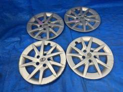   R16 Toyota Prius Alpha. JP25-100.  16", 1 