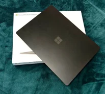 Microsoft Surface Laptop. 15", 4,2����, ��� 8 ��, ���� 512���, WiFi: 1, Bluetooth: 1, ����������� �� 12��. ��� ����� �� ������������ ����