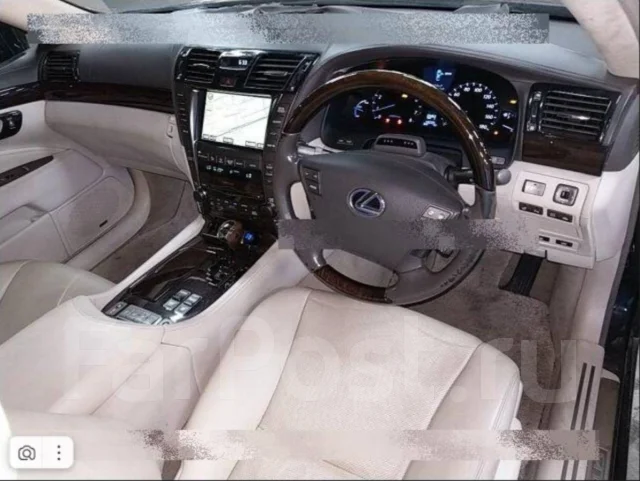 Lexus LS600hL. UVF46 ����