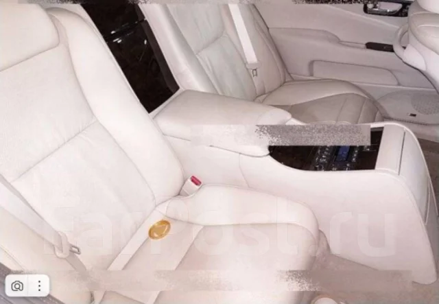 Lexus LS600hL. UVF46 ����