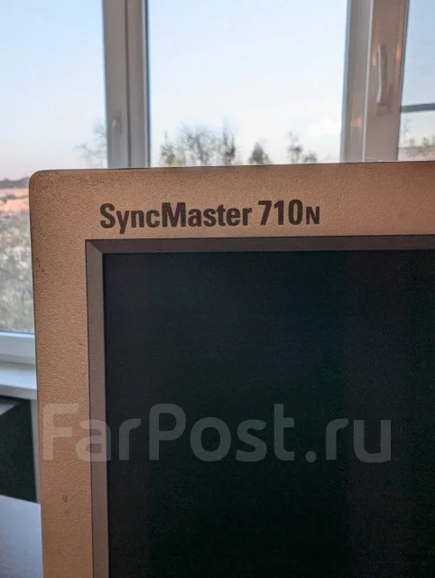 Samsung. 17", ���������� �� (LCD, LED, QLED) ����