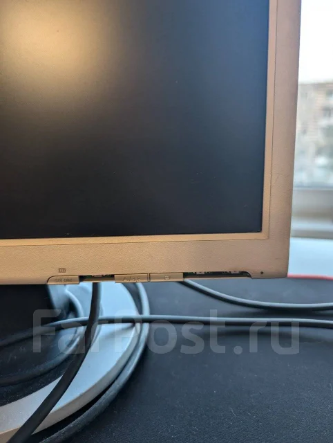 Samsung. 17", ���������� �� (LCD, LED, QLED) ����