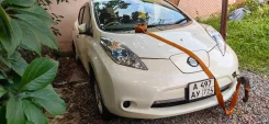 Nissan Leaf. AZEO212883, EM57 ����