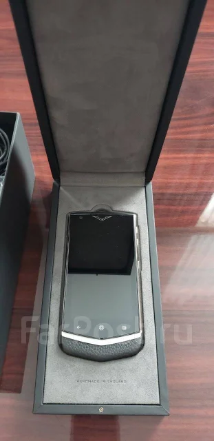 Vertu Constellation V. �����, ������ ����