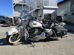 Harley-Davidson Road King Classic FLHRC