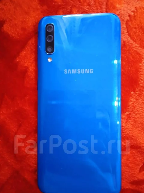 Samsung Galaxy A50. �/�, 64 ��, 4G LTE, Dual-SIM, NFC ����
