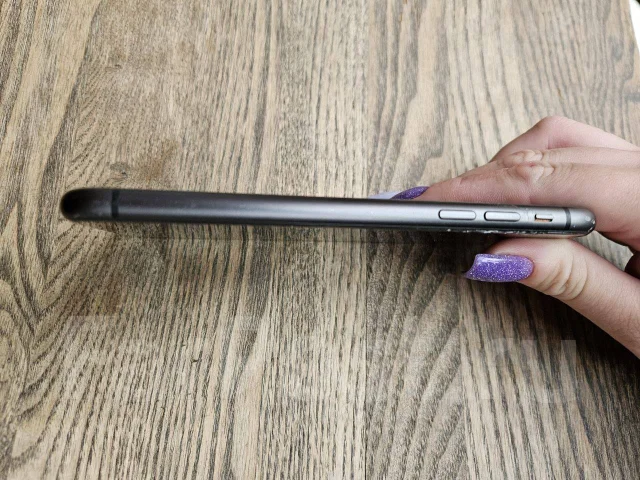 Apple iPhone 11. �/�, 64 ��, ������, 3G, 4G LTE ����