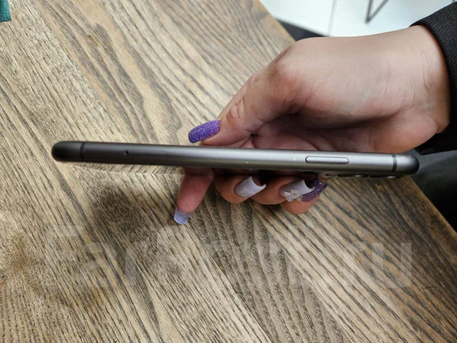 Apple iPhone 11. �/�, 64 ��, ������, 3G, 4G LTE ����