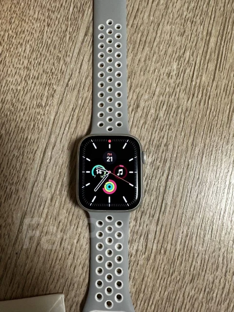 Apple Watch Series 8 ����