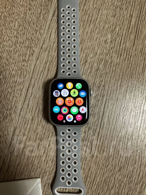 Apple Watch Series 8 ����
