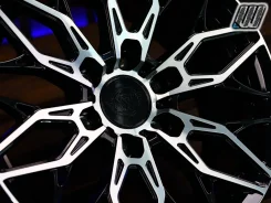 Showa Garage. 8.5x18", 6x139.7, ET20, �� 106,1���. ����