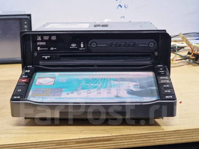 Clarion MAX670W ����