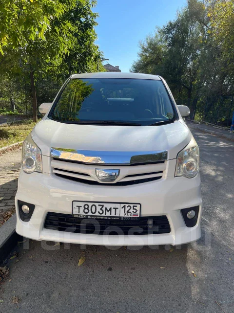 Toyota Noah. ��������, 4wd, 2.0 (155��.�.), ������, 174 000����. �� ����