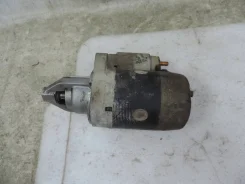 ������� Nissan Bluebird 1996 - 2001 Nissan Bluebird 233004J600 ����
