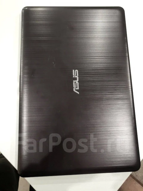 Asus VivoBook. WiFi: 1, Bluetooth: 1 ����