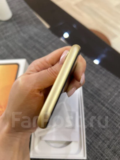 Apple iPhone Xr. �/�, 64 ��, ������, 4G LTE ����