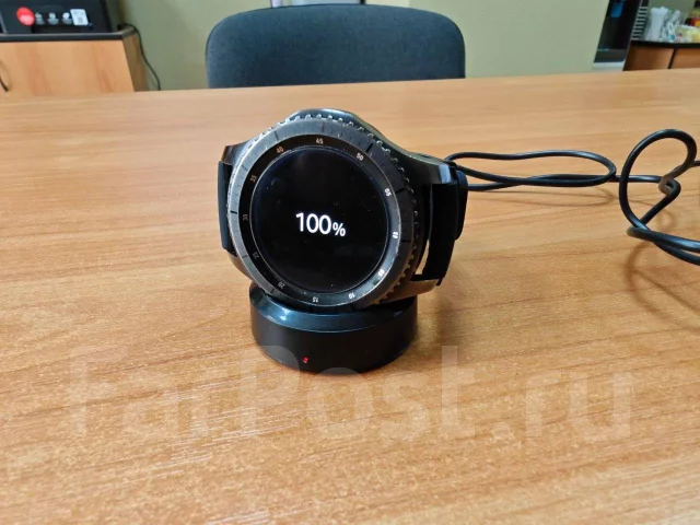 Samsung Gear S3 Frontier. GPS, NFC, IP68 ����