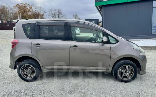 Toyota Ractis. �������, 4wd, 1.5 (105��.�.), ������, 136 000����. �� ����