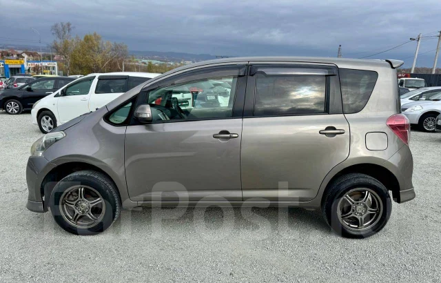 Toyota Ractis. �������, 4wd, 1.5 (105��.�.), ������, 136 000����. �� ����