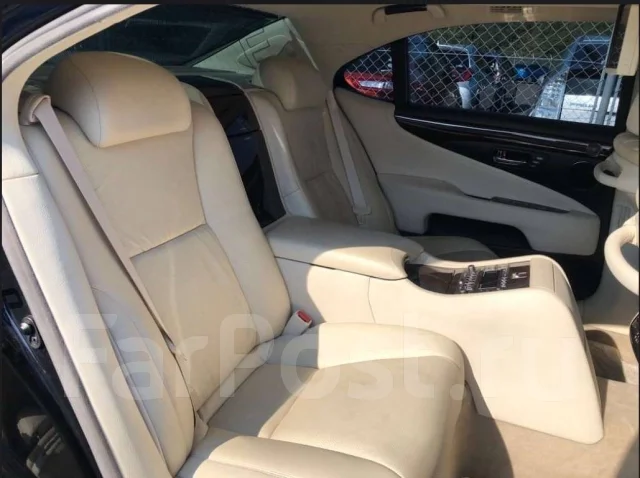 Lexus LS600hL ����