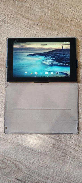 Sony. 10.9 ������, ������ 16 �� ����