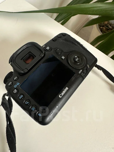Canon EOS 5D Mark III ����