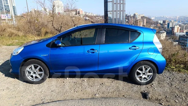 Toyota Aqua. �������, ��������, 1.5, ������, 111����. �� ����
