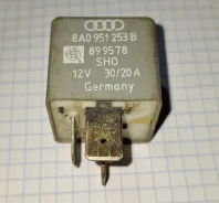 ���� 208 ������������������ Audi A4 B5 �� VAG 8A0951253B 8A0951253B ����