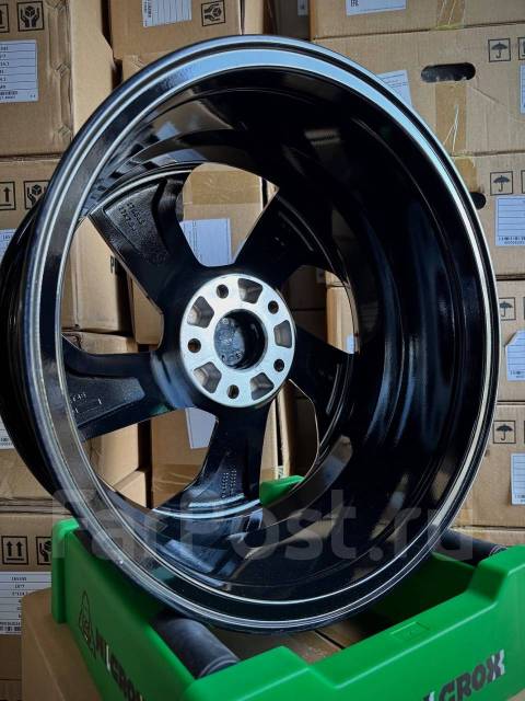 Honda. 7.5x17", 5x114.3, ET45,  64,1. 