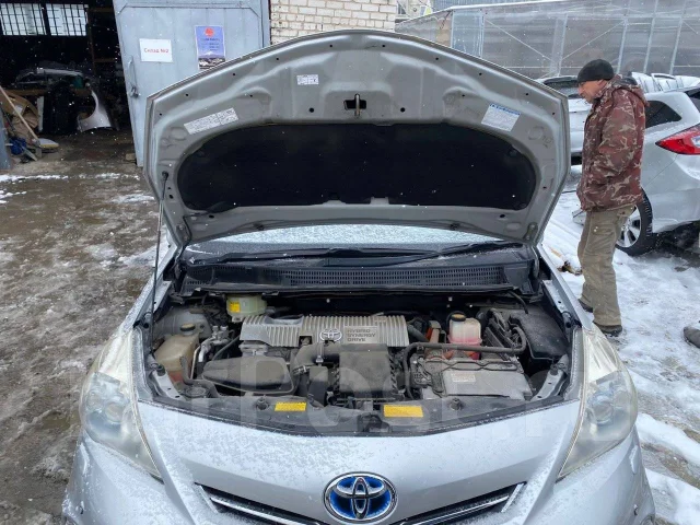 Toyota Prius a. ZVW41, 2ZRFXE ����