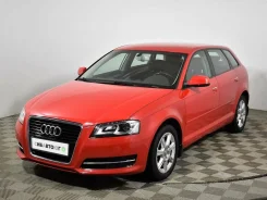 Audi A3. HETVEK 5 DB ����
