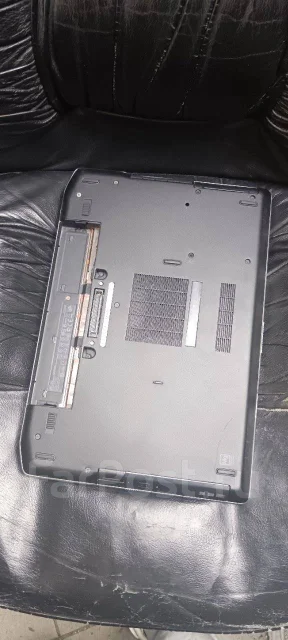 Dell Latitude E6420. 14.1", 2,3����, ��� 4 ��, ���� 320���, WiFi: 1, Bluetooth: 1, ����������� �� 1��. ����