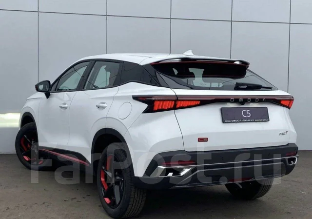 Omoda C5. SQRE4T15C ����