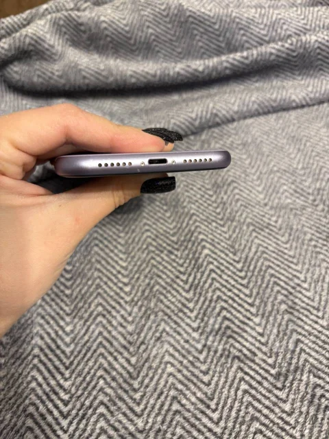 Apple iPhone 11. �/�, 128 ��, ����������, 3G, 4G LTE ����