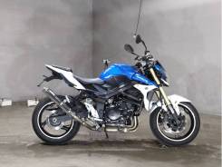 Suzuki GSR 750