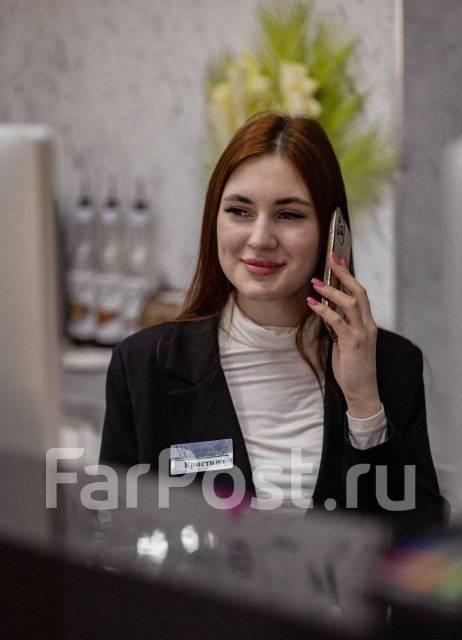 Встреча клиента в салоне. Администратор салона красоты. Администратор салона красоты. Администратор салона мытищи. Администратор салона мытищи.