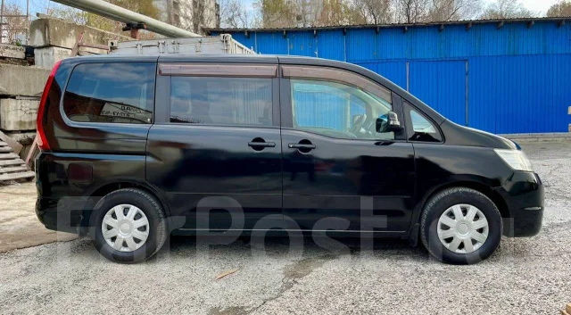 Nissan Serena. ��������, ��������, 2.0 (137��.�.), ������, 235 000����. �� ����