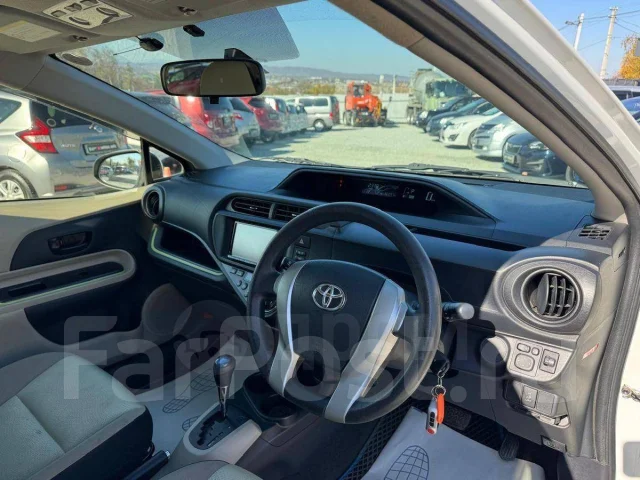 Toyota Aqua. ��������, ��������, 1.5 (74��.�.), ������, 133 000����. �� ����