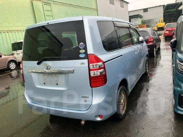 Toyota Noah ����