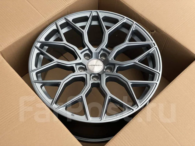 Vossen HF-2. 8.5x20", 5x114.3, ET35, �� 73,1���. ����