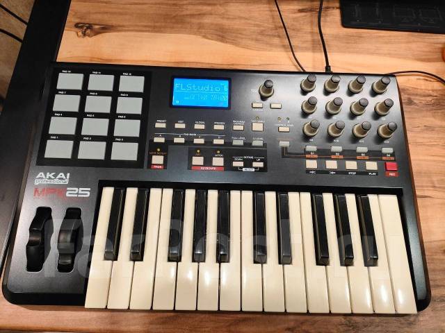Akai mpk 25 midi клавиатура миди клавиатура, б/у, в наличии. Цена: 10 ...