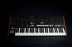 ���������� ���������� Moog Muse ����