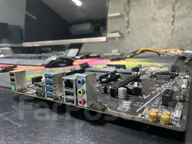 AMD B550 ����