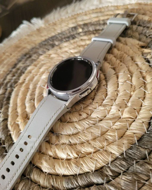 Samsung Galaxy Watch6 Classic ����