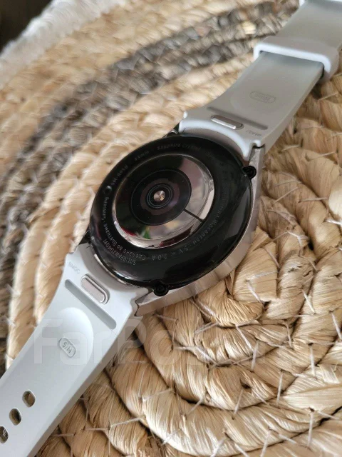 Samsung Galaxy Watch6 Classic ����