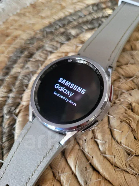 Samsung Galaxy Watch6 Classic ����