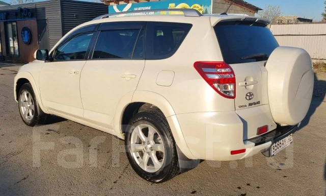 Toyota RAV4. �������, 4wd, 0.1 (170��.�.), ������, 154 000����. �� ����