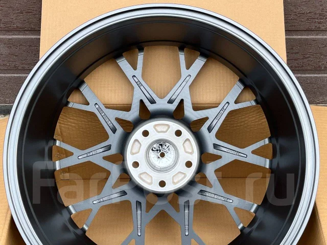 HRE. 8.5x20", 5x114.3, ET35, �� 67,1���. ����